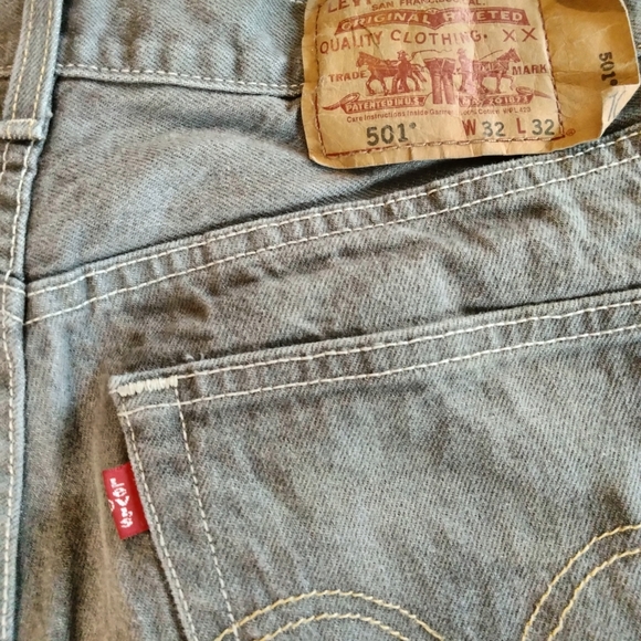Levi Strauss 501 Straight Leg Button-Fly Denim Jeans. Size: W32xL32 - Picture 4 of 4